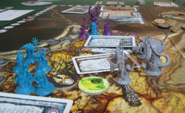 I had no picture with just Tzeentch and Slaanesh, so you get an exclusive spoiler that the Horned Rat was in this game too.