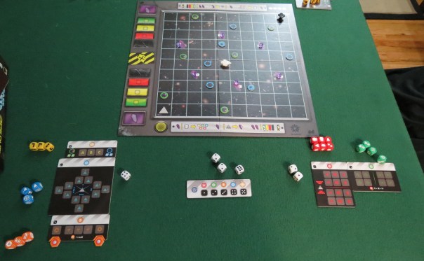 This photo is clearly staged thanks to one glaring oversight: while the white ship has travelled halfway across the map in search of strange new worlds, new life and new civilizations... the black ship has sat around on its starting space watching Farscape reruns. This photo is clearly staged thanks to one glaring oversight: while the white ship has travelled halfway across the map in search of strange new worlds, new life and new civilizations... the black ship has sat around on its starting space watching Farscape reruns.