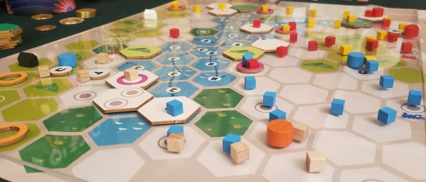 Hark! A nice flat corridor filled with towns and cities. Could it be planned? The dinosaurs knew their gods well.