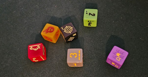 I love how the damage tokens cause further havoc. Getting hit by a gunner behind you, only for the shrapnel of their shot to bounce back and hurt them, never feels anything but great.